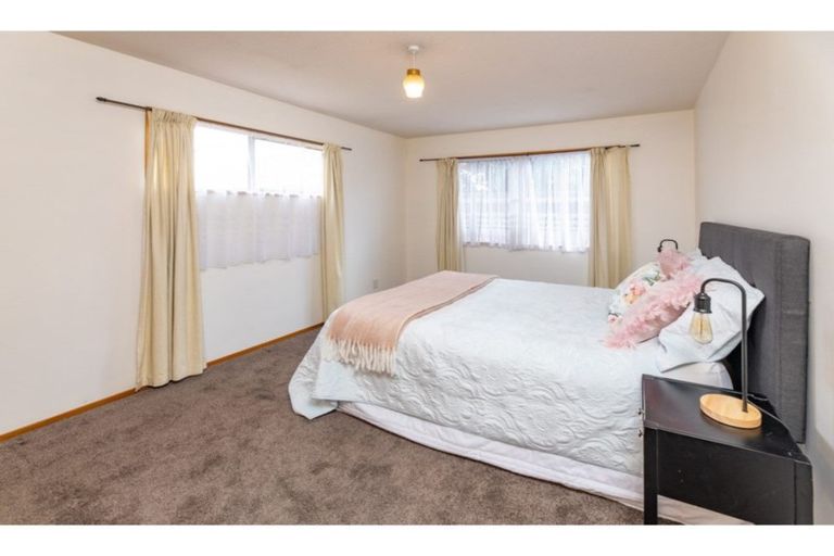 Photo of property in 9 Elsom Lane, Avonhead, Christchurch, 8042