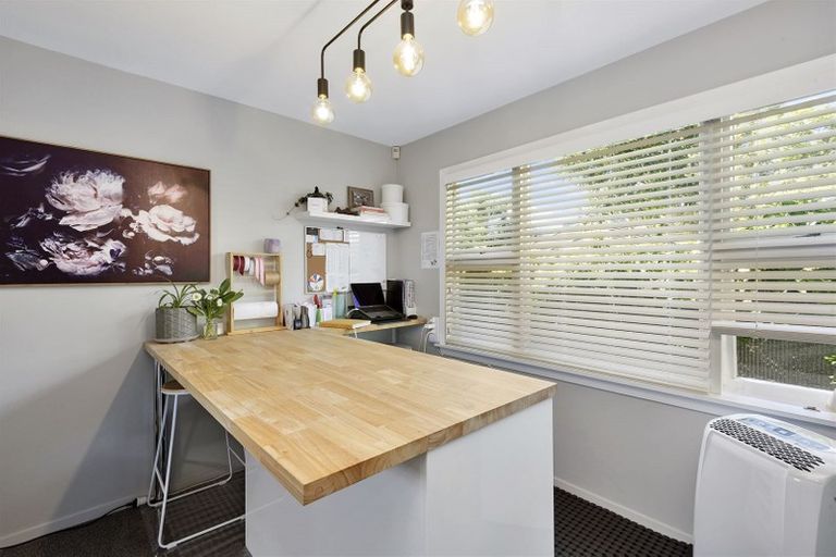 Photo of property in 215 Centaurus Road, Saint Martins, Christchurch, 8022