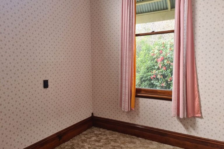 Photo of property in 27 Wood Street, Greytown, 5712