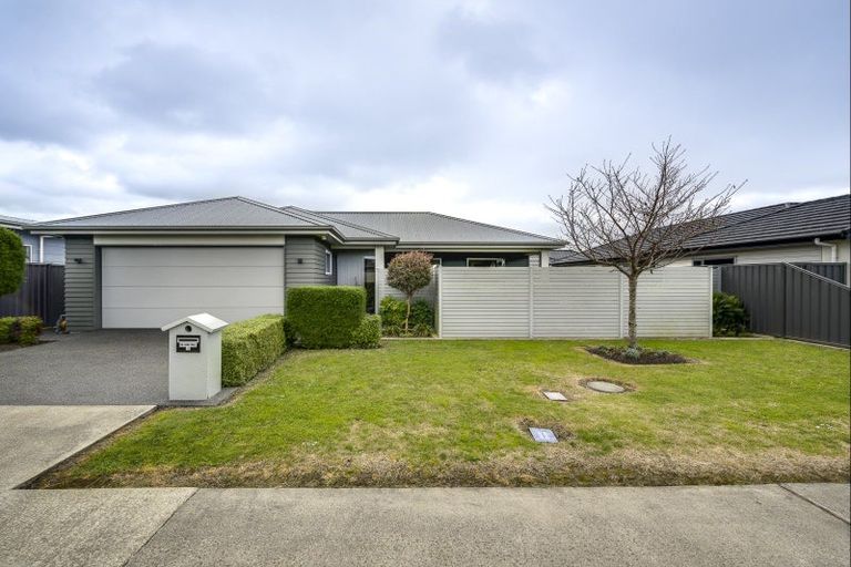 Photo of property in 16 Mckay Close, Frimley, Hastings, 4120