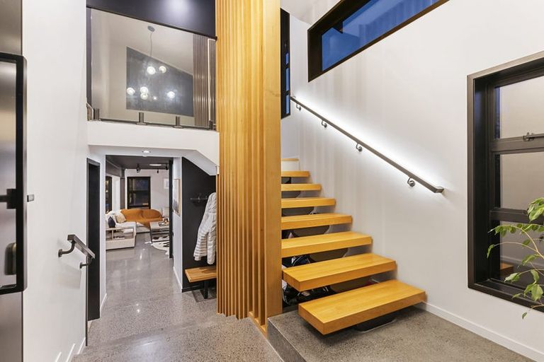 Photo of property in 172 Bleakhouse Road, Mellons Bay, Auckland, 2014