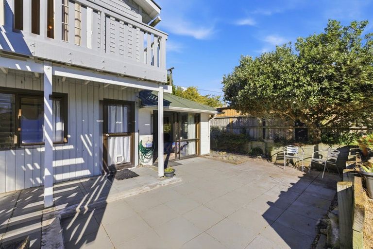 Photo of property in 20 Queens Avenue, Waikuku Beach, 7402