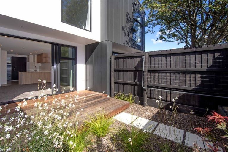 Photo of property in 2/20 Whiteleigh Avenue, Addington, Christchurch, 8024