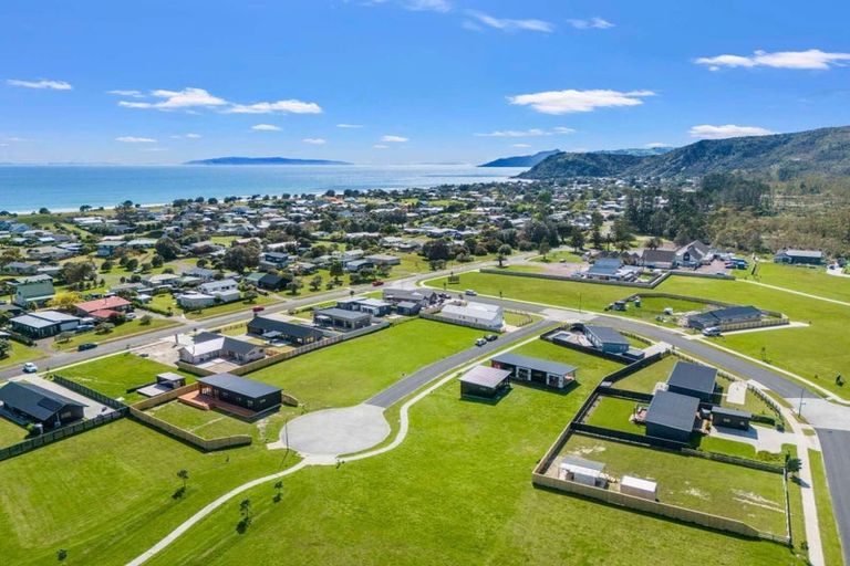 Photo of property in 7 Riria Way, Matarangi, 3592
