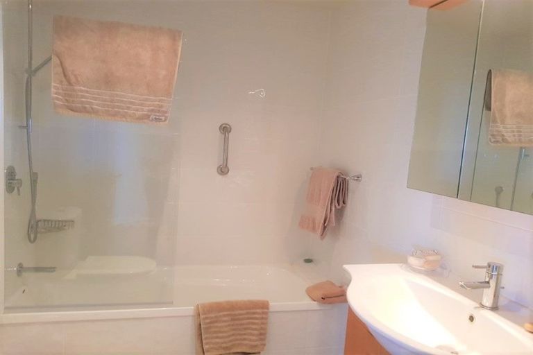 Photo of property in 4-u18 Seaview Road, Paraparaumu Beach, Paraparaumu, 5032