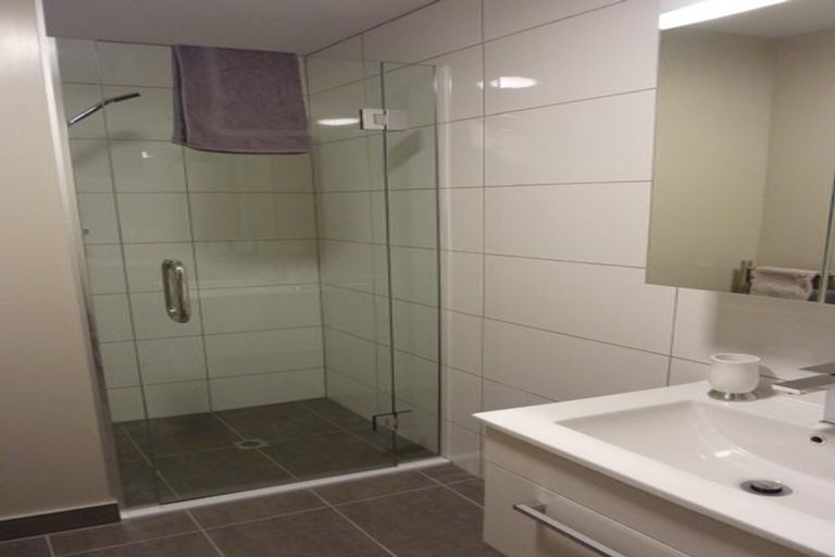 Photo of property in Canvas Apartments, 15/307u Willis Street, Te Aro, Wellington, 6011