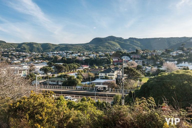 Photo of property in 3 Tawa Terrace, Tawa, Wellington, 5028