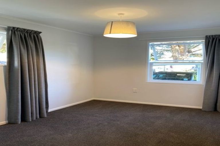Photo of property in 6 Moehau Grove, Trentham, Upper Hutt, 5018