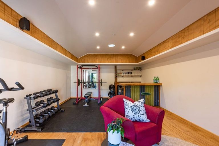 Photo of property in 383 Karori Road, Karori, Wellington, 6012
