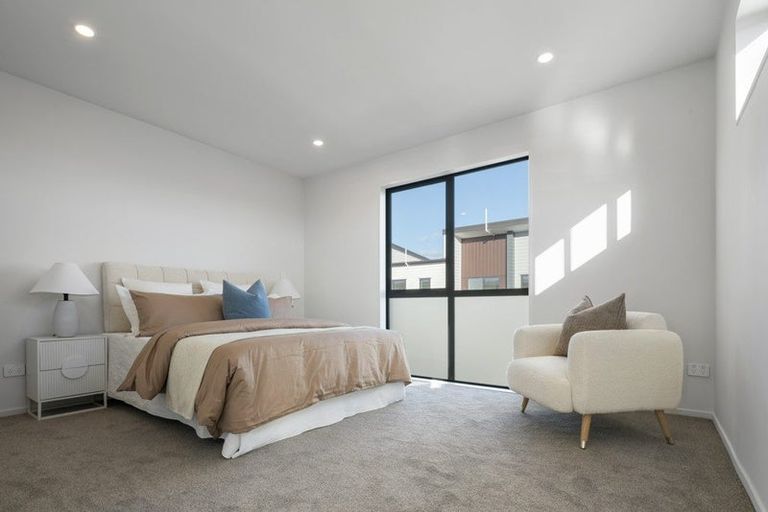 Photo of property in 3/10 Scott Road, Hobsonville, Auckland, 0616