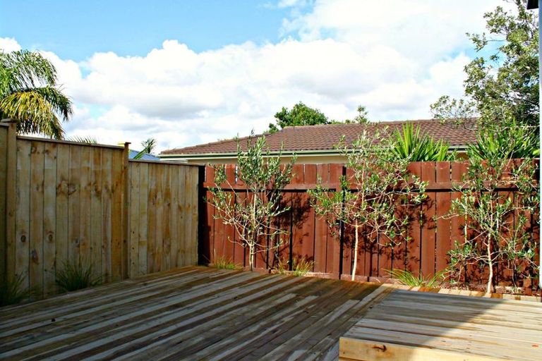 Photo of property in 8 Benchmark Drive, Massey, Auckland, 0614