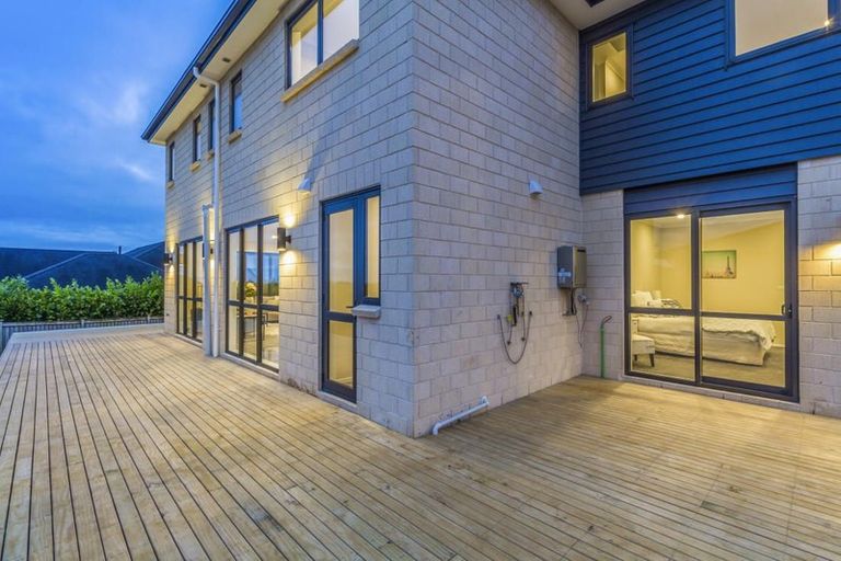 Photo of property in 8 Judith Anne Drive, Pukekohe, 2120