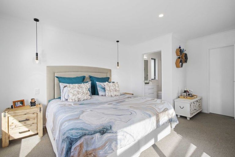 Photo of property in 124 Lisle Farm Drive, Pukekohe, 2120