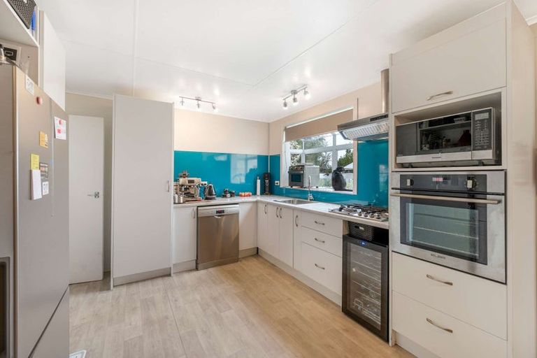 Photo of property in 102 Lucknow Street, Wairoa, 4108