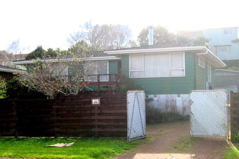 Photo of property in 28 Donovan Avenue, Massey, Auckland, 0614
