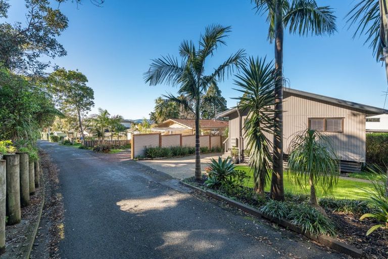 Photo of property in 27 Pohutukawa Avenue, Shelly Park, Auckland, 2014