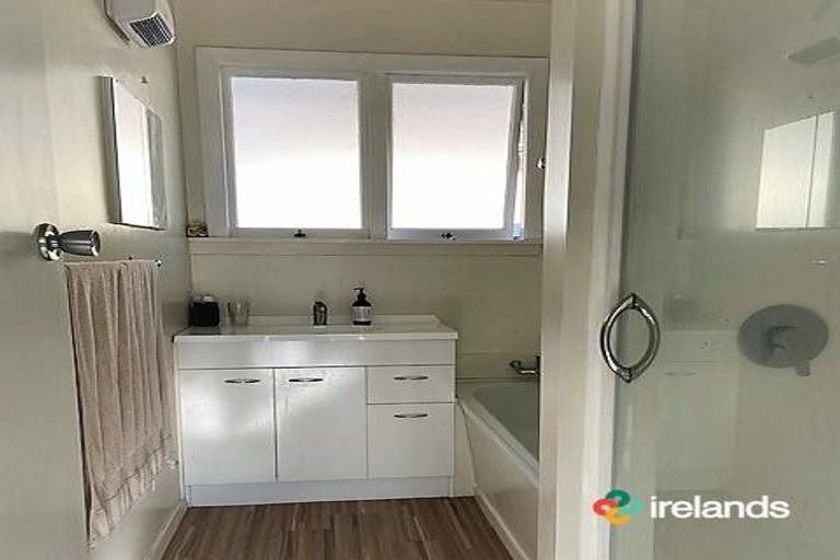 Photo of property in 4 Kyeburn Place, Avonhead, Christchurch, 8042