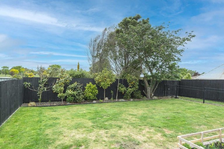 Photo of property in 33 Reginald Street, Burwood, Christchurch, 8083