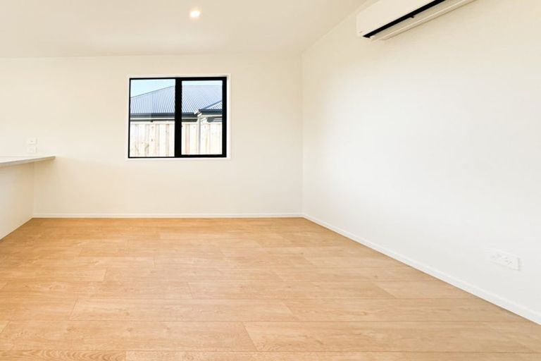 Photo of property in 15 Mccahon Lane, Rolleston, 7615