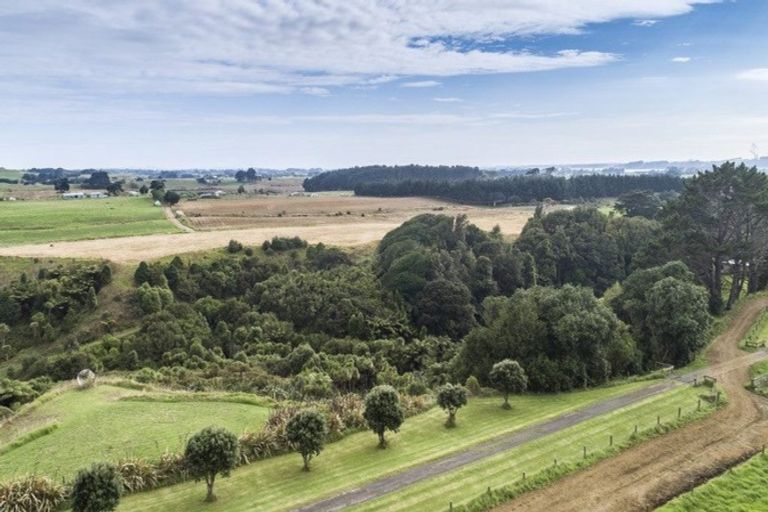 Photo of property in 41 Mcnaughten Road, Karioitahi, Waiuku, 2683