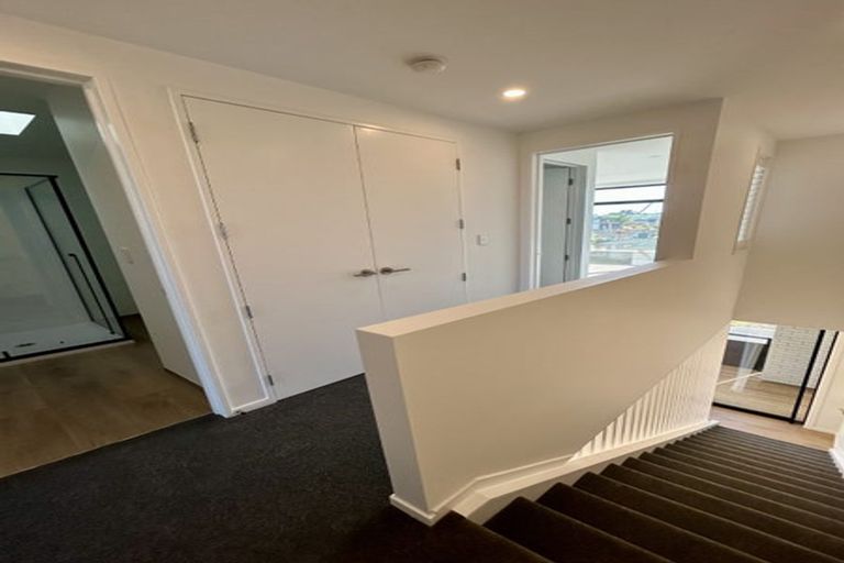 Photo of property in 15 Tiraumea Drive, Pakuranga, Auckland, 2010
