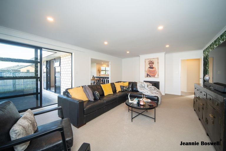 Photo of property in 12 Morocco Terrace, Kelvin Grove, Palmerston North, 4414
