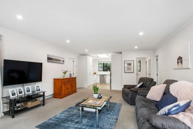 Photo of property in 2/12 Gleneagles Terrace, Ilam, Christchurch, 8053