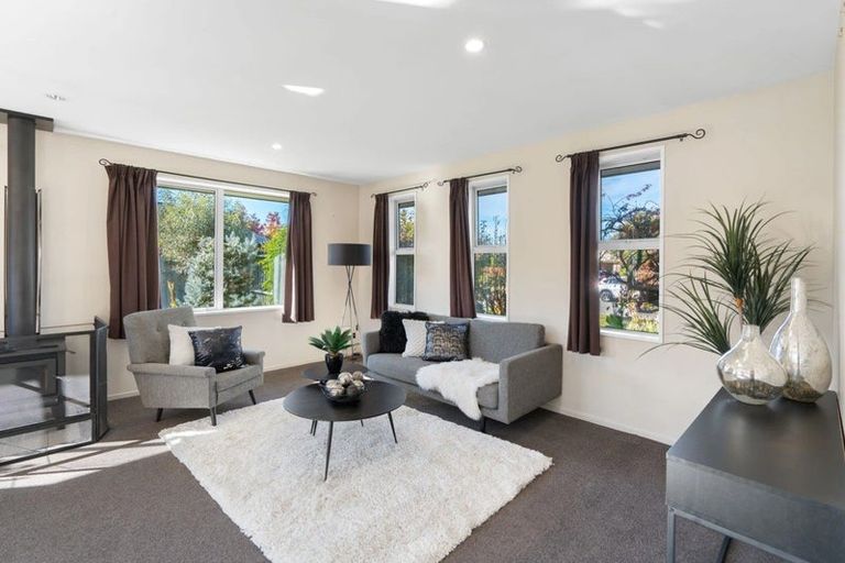 Photo of property in 21 Marlowe Place, Rolleston, 7614