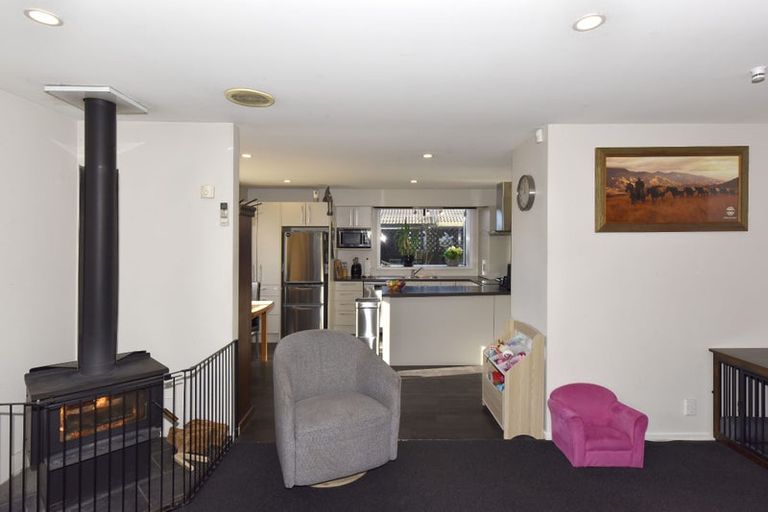Photo of property in 55 Solomon Avenue, Redwood, Christchurch, 8051