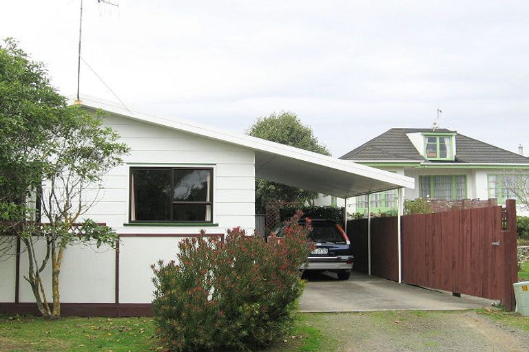 Photo of property in 3 Park Road, Paraparaumu Beach, Paraparaumu, 5032