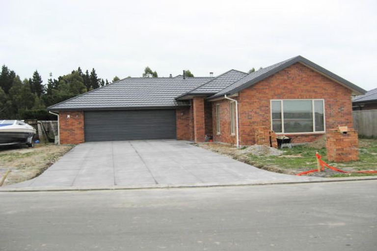 Photo of property in 23 Campion Place, Rolleston, 7614