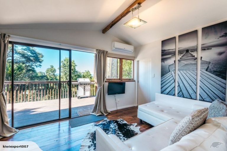 Photo of property in 112 Fairview Avenue, Fairview Heights, Auckland, 0632