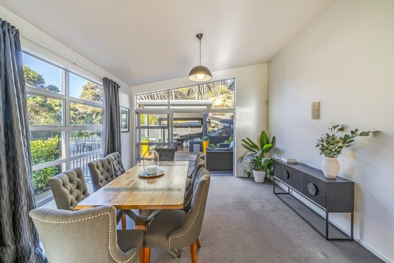 Photo of property in 17 Scoresby Grove, Whitby, Porirua, 5024