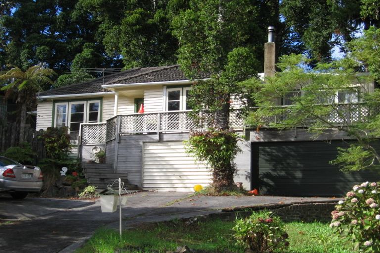 Photo of property in 58 Hollywood Avenue, Titirangi, Auckland, 0604
