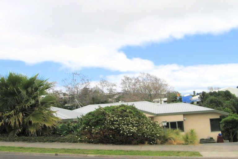 Photo of property in 19 Little John Drive, Bellevue, Tauranga, 3110