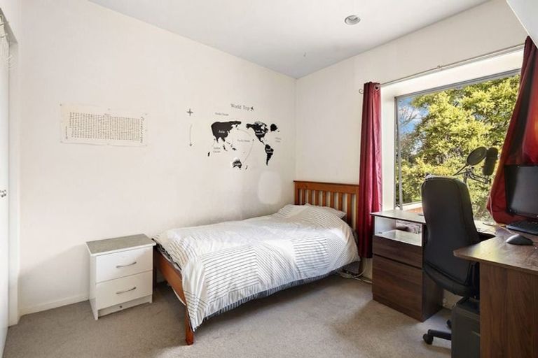 Photo of property in 76c Edmonton Road, Henderson, Auckland, 0612