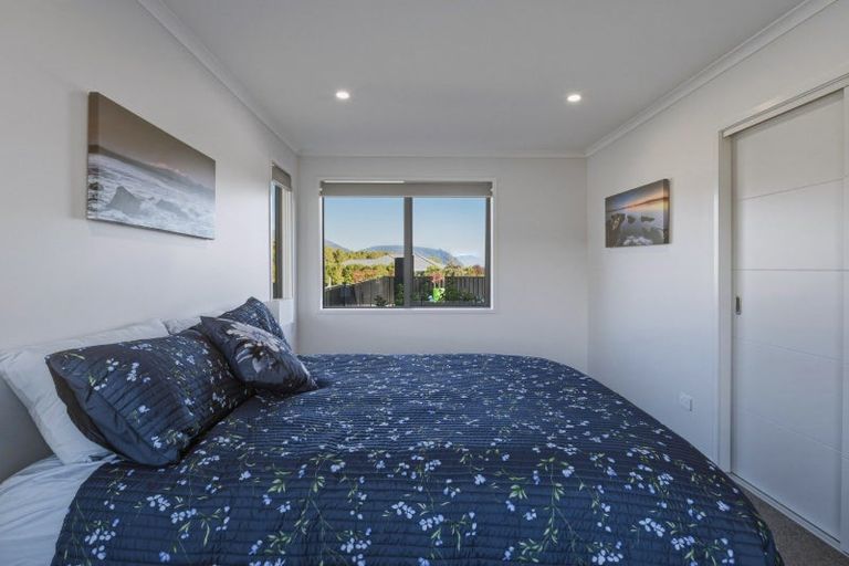 Photo of property in 9 Lancewood Way, Kinloch, Taupo, 3377
