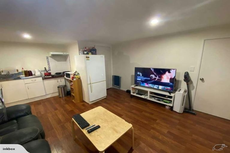 Photo of property in 13 Hatherlow Street, Glenfield, Auckland, 0629