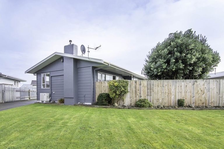 Photo of property in 27 Gemini Avenue, Milson, Palmerston North, 4414