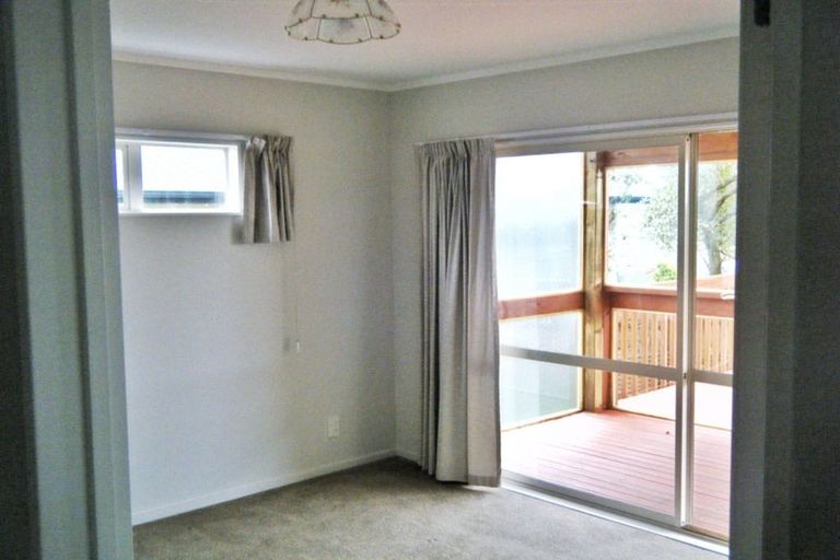 Photo of property in 31 Solar Road, Glen Eden, Auckland, 0602
