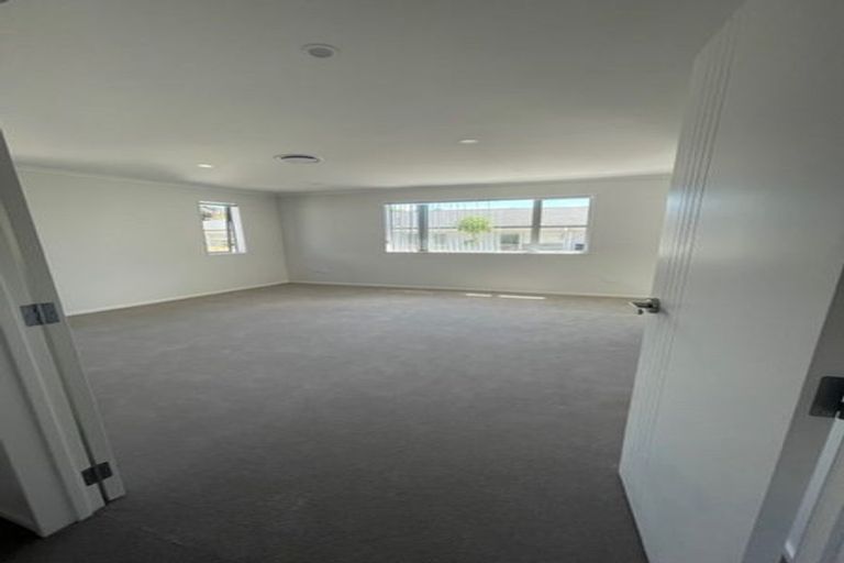 Photo of property in 30 Sorrel Crescent, Bucklands Beach, Auckland, 2012