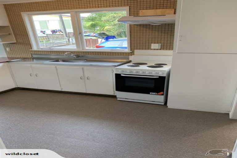 Photo of property in 92 Te Atatu Road, Te Atatu South, Auckland, 0610