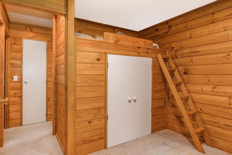 Photo of property in 27 Sailmaker Close, Whitby, Porirua, 5024