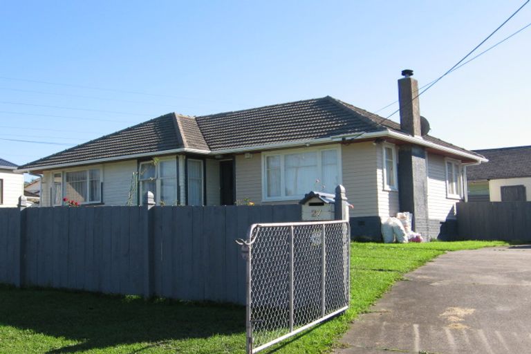 Photo of property in 27 Bedford Street, Te Atatu South, Auckland, 0610