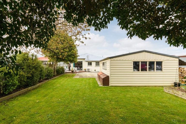 Photo of property in 25 Edgeware Road, Palmerston North, 4410