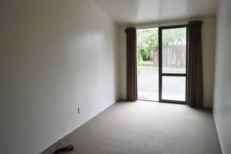Photo of property in 17 Piko Crescent, Riccarton, Christchurch, 8041