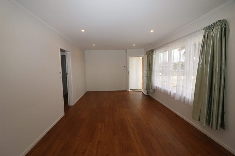 Photo of property in 2/95 Pakuranga Road, Pakuranga, Auckland, 2010