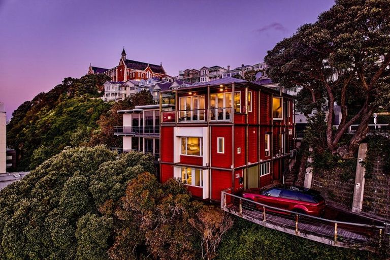 Photo of property in 31 Mcfarlane Street, Mount Victoria, Wellington, 6011