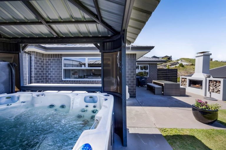 Photo of property in 8 Impact Avenue, Bell Block, New Plymouth, 4312