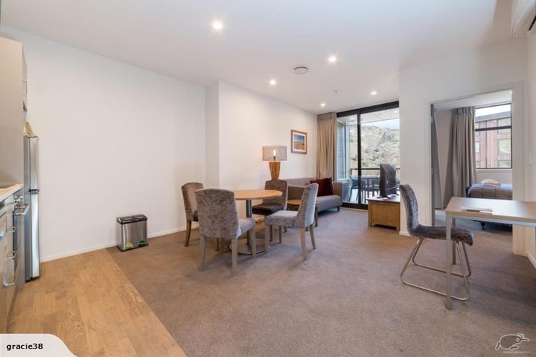 Photo of property in Wyndham Gardens Apartments, 411/30u Red Oaks Drive, Frankton, Queenstown, 9300
